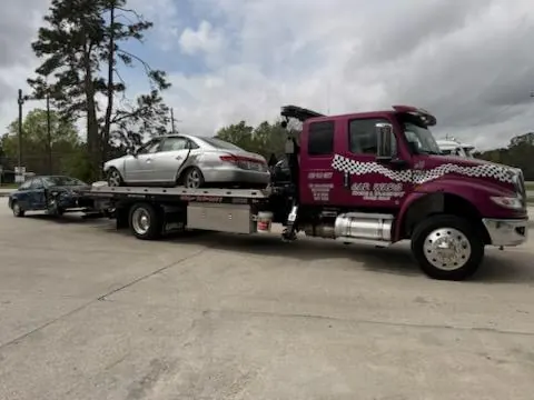 Car Wars 24-hour tow truck service at night, Orange, TX gas station recovery